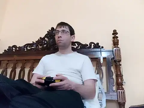 Snapshot of White_rabbit_ chatting on February 7, 2:58 pm White rabbit online show from February 7, 2:58 pm