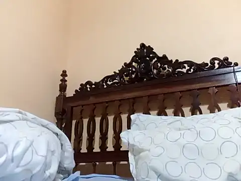 Snapshot of White_rabbit_ chatting on February 15, 9:15 pm White rabbit online show from February 15, 9:15 pm