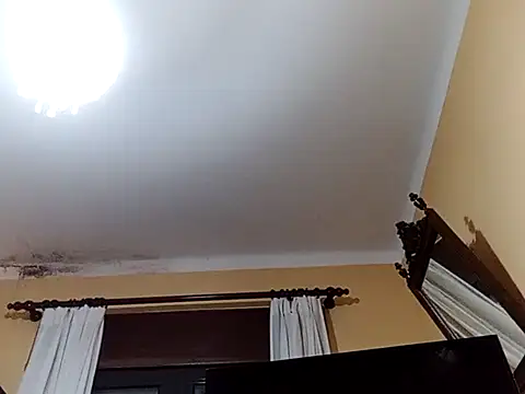 Snapshot of White_rabbit_ chatting on February 27, 9:14 pm White rabbit online show from February 27, 9:14 pm