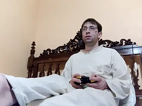 Snapshot of White_rabbit_ chatting on February 28, 12:21 am White rabbit online show from February 28, 12:21 am