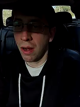 Snapshot of White_rabbit_ chatting on March 1, 4:33 pm White rabbit online show from March 1, 4:33 pm