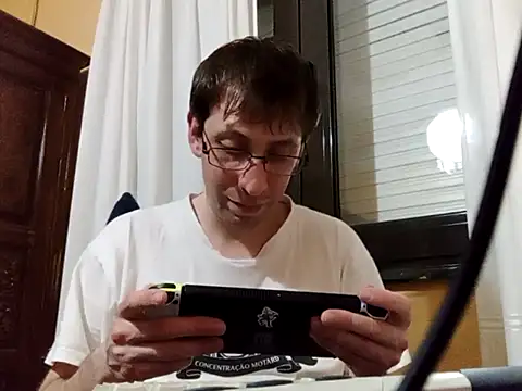 Snapshot of White_rabbit_ chatting on March 12, 8:52 pm White rabbit online show from March 12, 8:52 pm