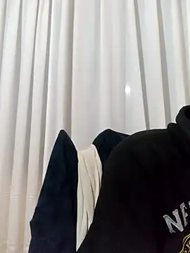 Snapshot of White_rabbit_ chatting on March 13, 7:17 pm White rabbit online show from March 13, 7:17 pm