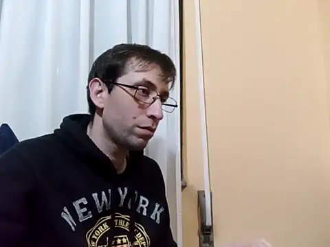 Snapshot of White_rabbit_ chatting on March 13, 10:21 pm White rabbit online show from March 13, 10:21 pm