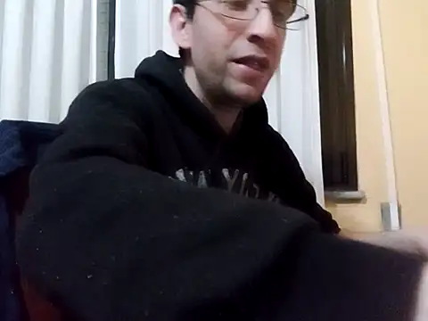 Snapshot of White_rabbit_ chatting on March 15, 9:27 pm White rabbit online show from March 15, 9:27 pm