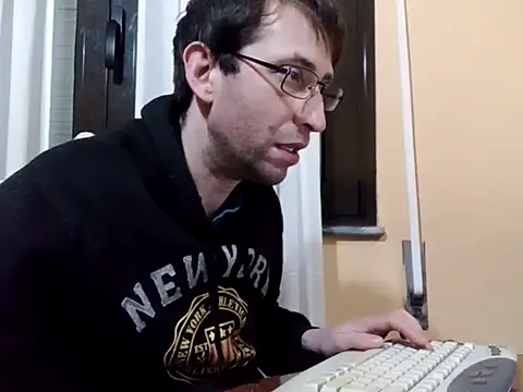 Snapshot of White_rabbit_ chatting on March 16, 9:47 pm White rabbit online show from March 16, 9:47 pm