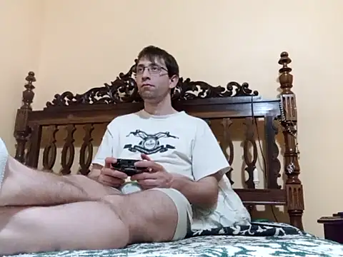 Snapshot of White_rabbit_ chatting on March 19, 11:03 pm White rabbit online show from March 19, 11:03 pm