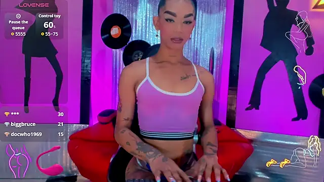 nickyminach  online show from November 1, 7:27 pm