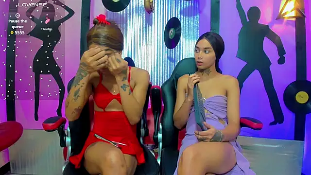 nickyminach  online show from December 5, 12:03 pm