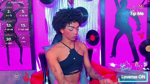 nickyminach  online show from February 28, 7:48 pm