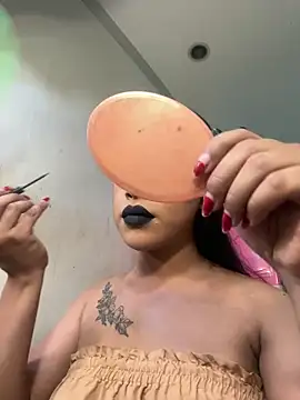 Snapshot of MarryQueen22 chatting on February 24, 11:58 pm MarryQueen22 online show from February 24, 11:58 pm