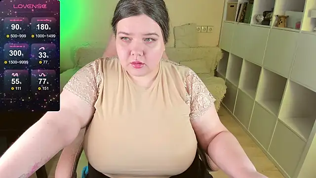 Snapshot of PlumPie chatting on February 26, 5:50 pm PlumPie online show from February 26, 5:50 pm