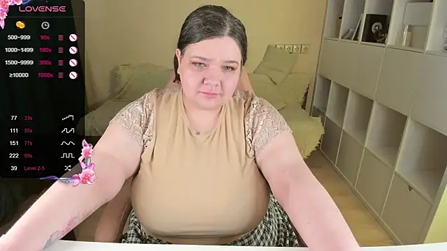 Snapshot of PlumPie chatting on October 15, 11:32 am PlumPie online show from October 15, 11:32 am