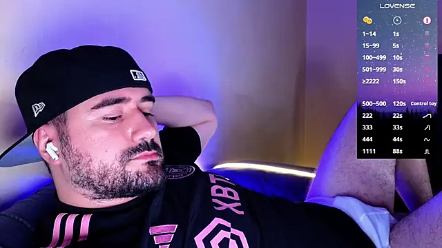 Snapshot of DominantTheo chatting on February 16, 6:10 am DominantTheo online show from February 16, 6:10 am