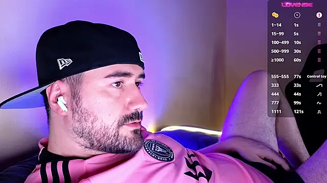 Snapshot of DominantTheo chatting on March 15, 6:14 am DominantTheo online show from March 15, 6:14 am