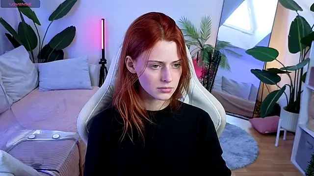 doll lesli online show from November 8, 10:04 am