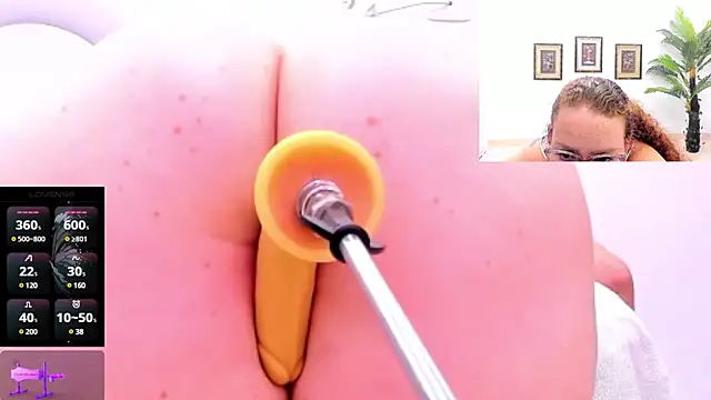 Paulina Davis  online show from March 12, 10:05 am