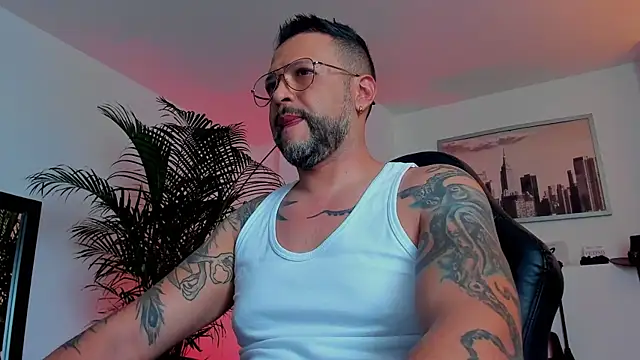 MrFrank tattoo online show from December 2, 6:54 pm