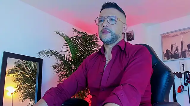 MrFrank tattoo online show from December 16, 11:33 am