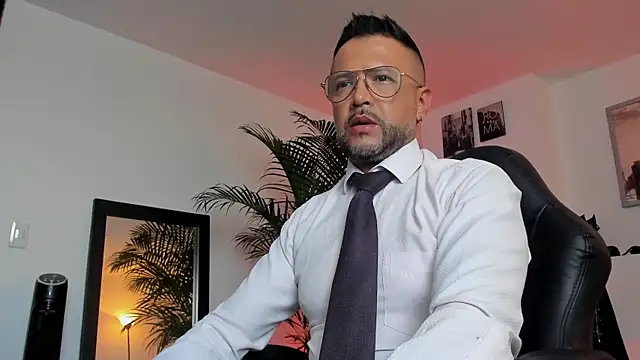 MrFrank tattoo online show from December 17, 6:31 pm