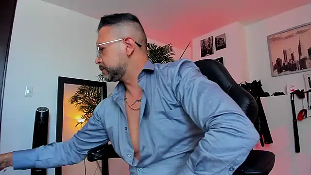 MrFrank tattoo online show from December 18, 3:22 pm