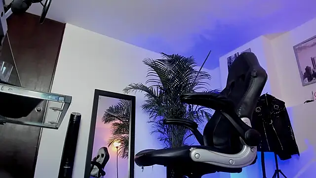 MrFrank tattoo online show from December 28, 3:04 pm