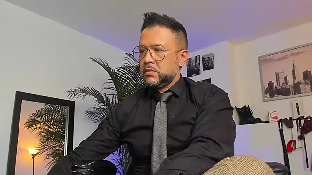 MrFrank tattoo online show from January 27, 2:13 pm