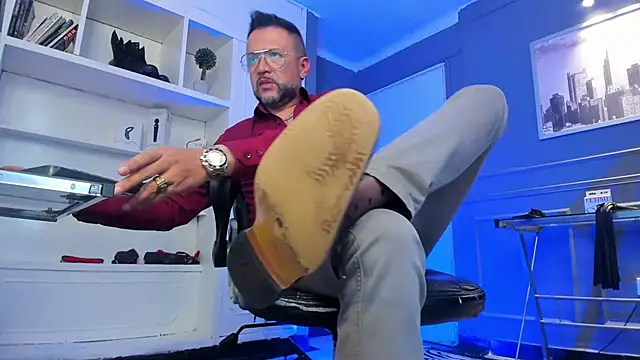 MrFrank tattoo online show from March 22, 1:41 pm