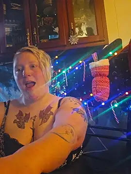 buxombosums online show from December 20, 5:58 am