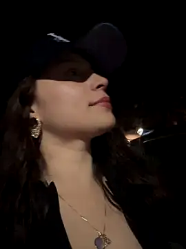 Snapshot of sahorix1 chatting on September 15, 7:25 pm sahorix1 online show from September 15, 7:25 pm