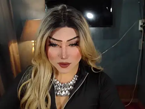 BlackAlison online show from April 14, 5:08 pm