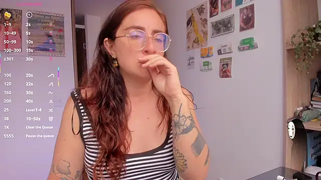Snapshot of linda_giggle chatting on June 10, 3:11 pm linda giggle online show from June 10, 3:11 pm