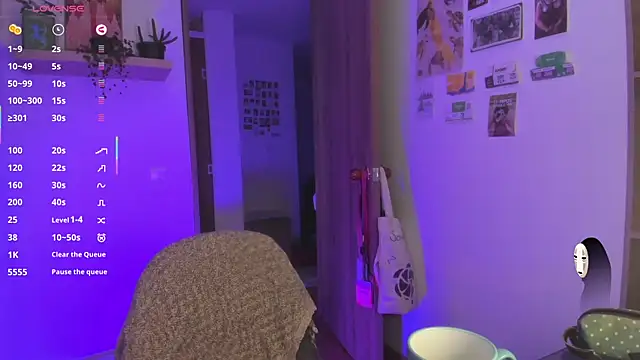 Snapshot of linda_giggle chatting on June 18, 1:06 am linda giggle online show from June 18, 1:06 am