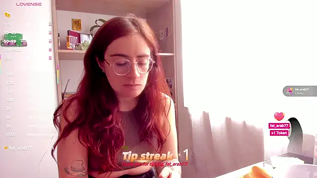 Snapshot of linda_giggle chatting on July 1, 1:56 pm linda giggle online show from July 1, 1:56 pm