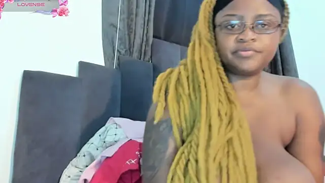 CuteBustyBabes online show from December 26, 8:50 am