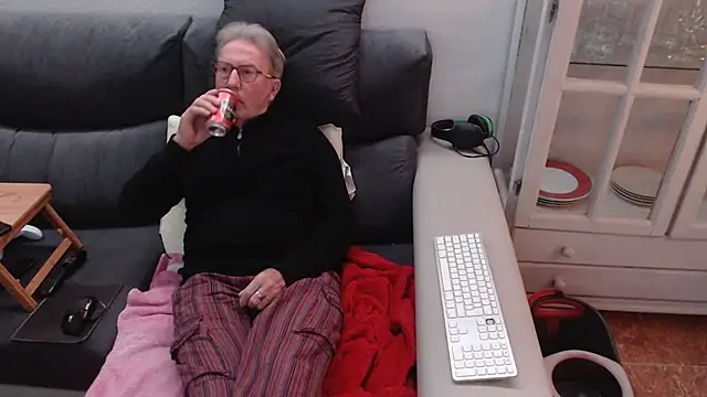 Nudelschwanz online show from February 22, 9:04 pm