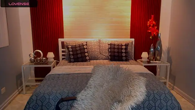 StellaStrong30 online show from September 20, 6:31 pm