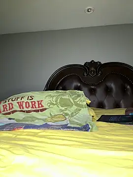 ThickAssRena online show from December 23, 5:16 am