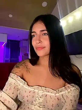 Snapshot of DaphneUwu chatting on December 2, 1:58 am DaphneUwu online show from December 2, 1:58 am