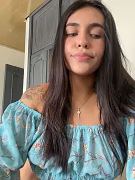 Snapshot of DaphneUwu chatting on February 8, 4:36 pm DaphneUwu online show from February 8, 4:36 pm