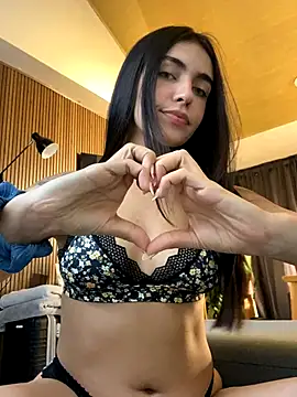 DaphneUwu online show from January 8, 12:24 am