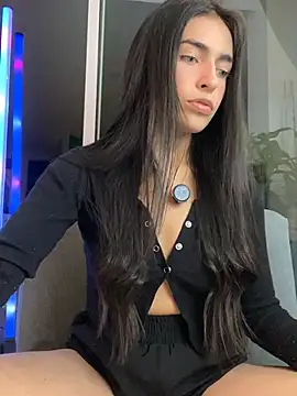 Snapshot of DaphneUwu chatting on July 11, 1:30 am DaphneUwu online show from July 11, 1:30 am