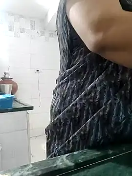 Snapshot of Riyasingh9 chatting on December 23, 11:47 am Riyasingh9 online show from December 23, 11:47 am