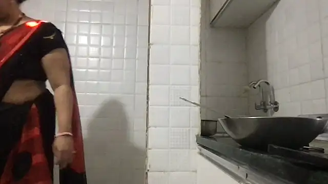 Snapshot of Riyasingh9 chatting on February 15, 3:52 am Riyasingh9 online show from February 15, 3:52 am