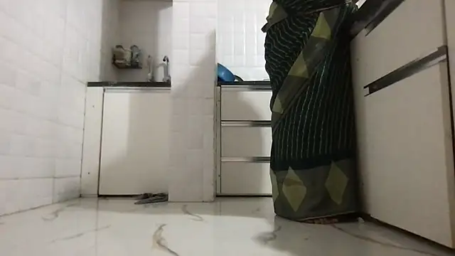 Snapshot of Riyasingh9 chatting on November 11, 4:23 am Riyasingh9 online show from November 11, 4:23 am