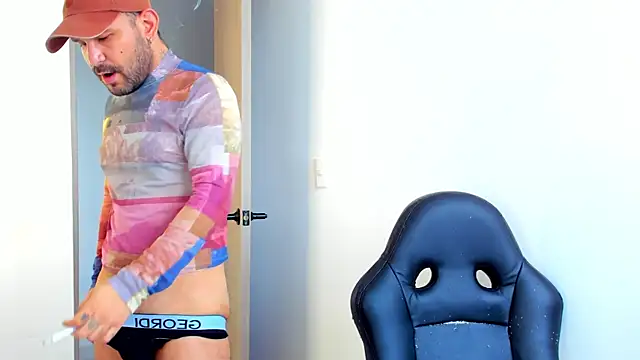 Snapshot of nicolas_cox chatting on July 1, 8:19 pm nicolas cox online show from July 1, 8:19 pm