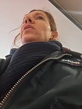 Lina lou4 online show from February 22, 9:41 am