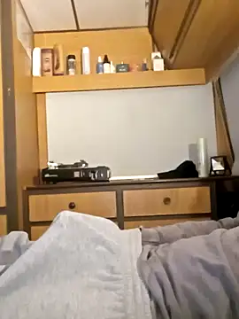 Snapshot of MysticInteraction chatting on October 15, 8:47 am MysticInteraction online show from October 15, 8:47 am