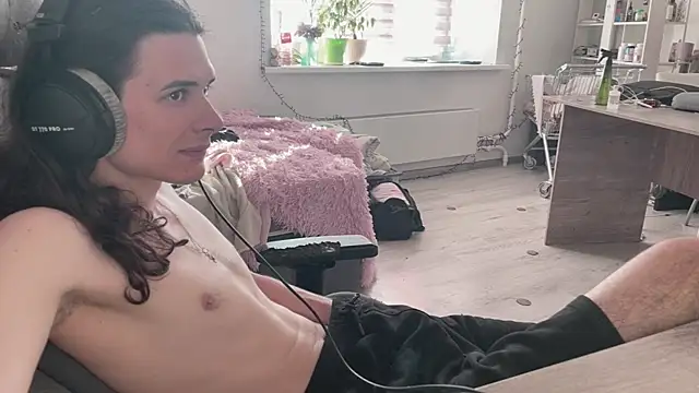 CandyChell online show from June 9, 1:34 pm