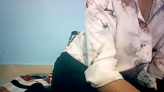 Snapshot of lovelydesi21 chatting on December 26, 3:42 pm lovelydesi21 online show from December 26, 3:42 pm